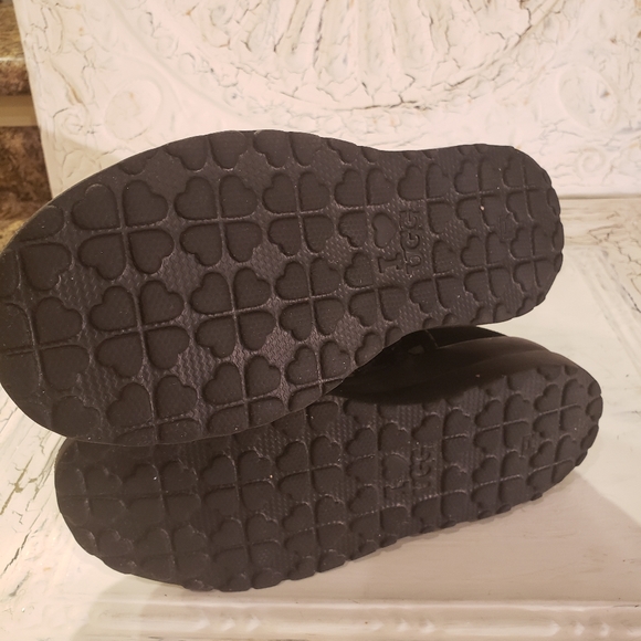 I heart Ugg Kisses Short - Picture 4 of 10